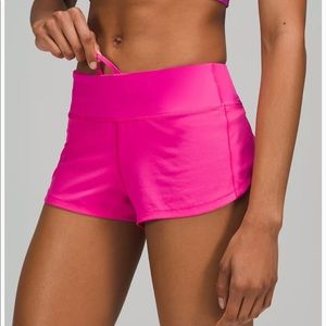 Sonic pink low rise size 4  2.5 in lululemon speed ups